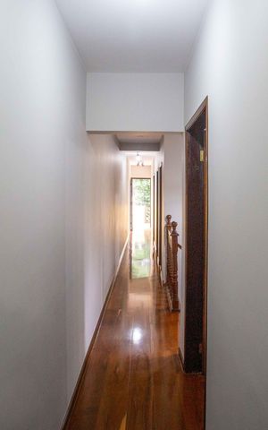 Casa para alugar com 226m², 4 quartos e 2 vagasCorredor