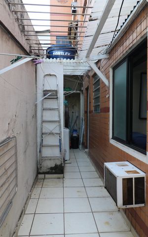 Casa à venda com 180m², 6 quartos e 1 vagaÁrea de Serviço 2