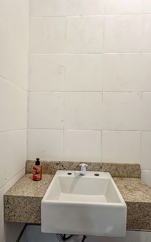 Casa para alugar com 300m², 4 quartos e sem vaga Casa para alugar com 300m², 4 quartos e sem vagaBanheiro de Serviço