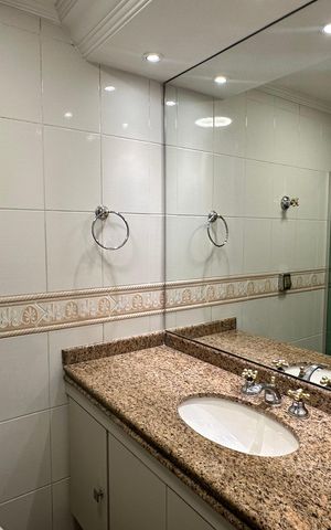 Apartamento à venda com 107m², 3 quartos e 1 vaga Apartamento à venda com 107m², 3 quartos e 1 vagaBanheiro Social