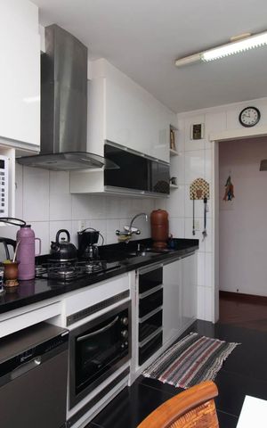 Apartamento à venda com 180m², 2 quartos e 2 vagasCozinha e Área de Serviço