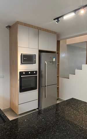 Casa à venda com 133m², 3 quartos e 2 vagas Casa à venda com 133m², 3 quartos e 2 vagasCozinha