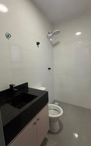 Casa à venda com 133m², 3 quartos e 2 vagas Casa à venda com 133m², 3 quartos e 2 vagasBanheiro da Suíte 2