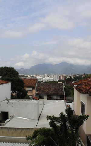 Casa de condomínio à venda com 293m², 6 quartos e 2 vagasVista da Rua