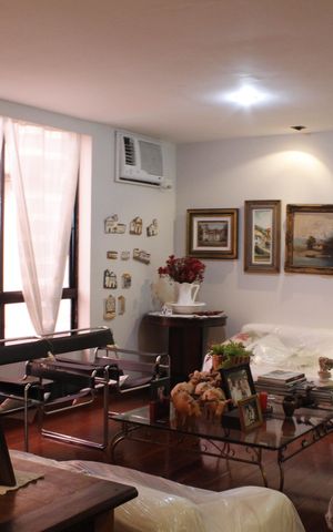 Casa de condomínio à venda com 293m², 6 quartos e 2 vagasSala