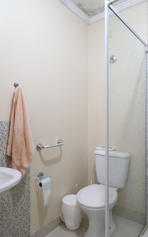 Casa à venda com 150m², 3 quartos e 1 vagaBanheiro Social 2