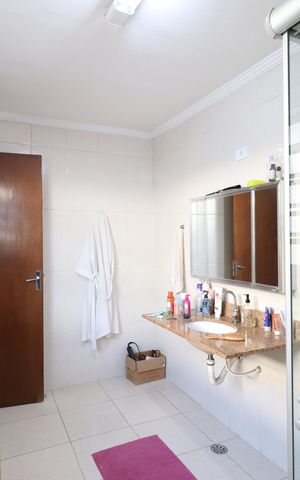 Casa à venda com 150m², 3 quartos e 1 vagaBanheiro 