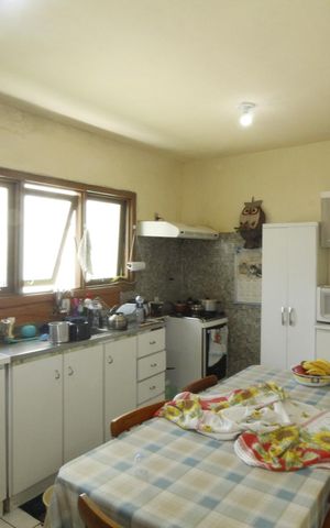 Casa à venda com 242m², 5 quartos e 1 vagaCozinha