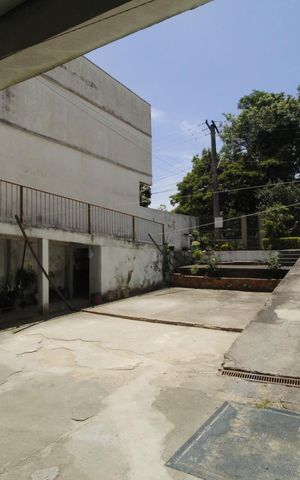 Casa à venda com 242m², 5 quartos e 1 vagaQuintal