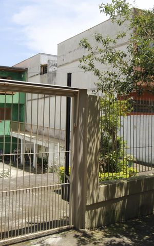 Casa à venda com 242m², 5 quartos e 1 vagaFachada