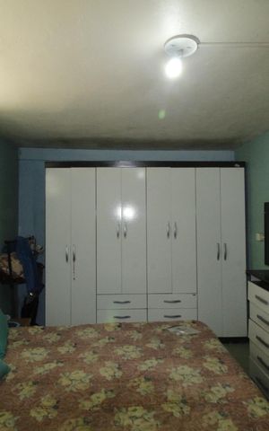 Casa à venda com 242m², 5 quartos e 1 vagaQuarto 4