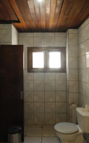Casa à venda com 242m², 5 quartos e 1 vagaBanheiro 2