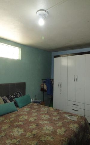Casa à venda com 242m², 5 quartos e 1 vagaQuarto 4