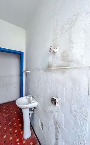 Casa à venda com 352m², 4 quartos e 4 vagasBanheiro 4