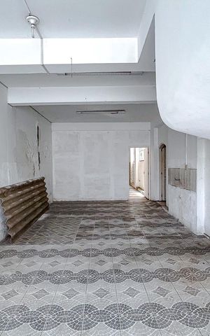 Casa à venda com 352m², 4 quartos e 4 vagasSala 5