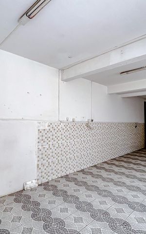 Casa à venda com 352m², 4 quartos e 4 vagasSala 6
