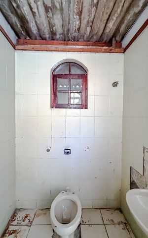 Casa à venda com 352m², 4 quartos e 4 vagasBanheiro 5