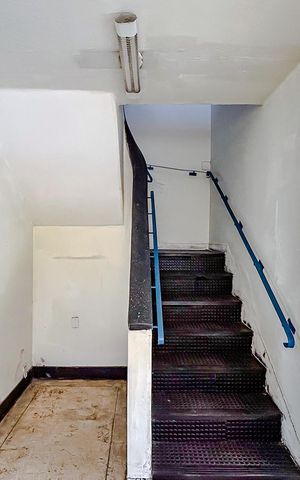 Casa à venda com 352m², 4 quartos e 4 vagasSala 1