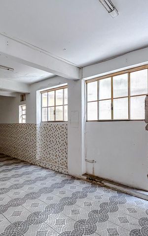 Casa à venda com 352m², 4 quartos e 4 vagasSala 6