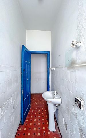 Casa à venda com 352m², 4 quartos e 4 vagasBanheiro 4