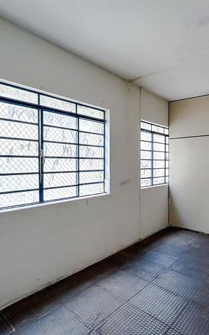 Casa à venda com 352m², 4 quartos e 4 vagasSala 2