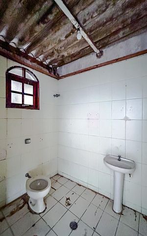Casa à venda com 352m², 4 quartos e 4 vagasBanheiro 6