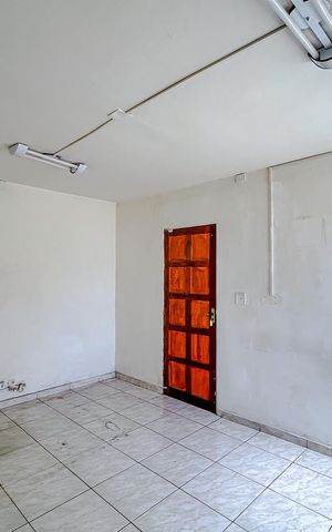Casa à venda com 352m², 4 quartos e 4 vagasSala 1