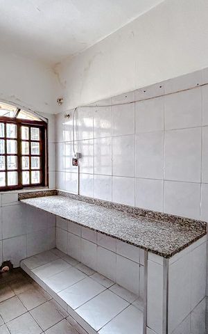 Casa à venda com 352m², 4 quartos e 4 vagasCozinha 2