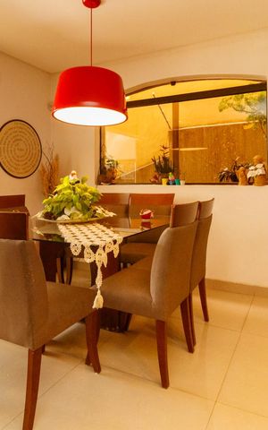 Casa à venda com 420m², 5 quartos e 6 vagas Casa à venda com 420m², 5 quartos e 6 vagasCozinha e Sala de Jantar