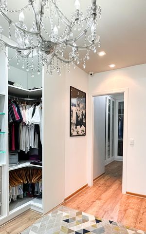 Apartamento à venda com 290m², 2 quartos e 3 vagas Apartamento à venda com 290m², 2 quartos e 3 vagasCloset da suíte 2