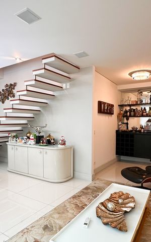 Apartamento à venda com 290m², 2 quartos e 3 vagas Apartamento à venda com 290m², 2 quartos e 3 vagasSala
