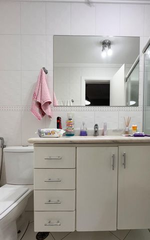 Apartamento à venda com 290m², 2 quartos e 3 vagas Apartamento à venda com 290m², 2 quartos e 3 vagasBanheiro da Suíte 1