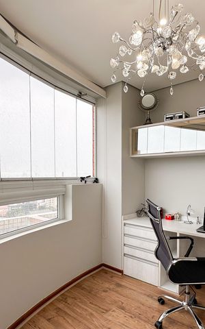 Apartamento à venda com 290m², 2 quartos e 3 vagas Apartamento à venda com 290m², 2 quartos e 3 vagasEscritório