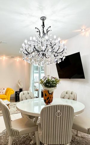 Apartamento à venda com 290m², 2 quartos e 3 vagas Apartamento à venda com 290m², 2 quartos e 3 vagasSala
