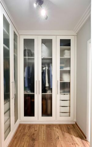 Apartamento à venda com 290m², 2 quartos e 3 vagas Apartamento à venda com 290m², 2 quartos e 3 vagasCloset da suíte 2