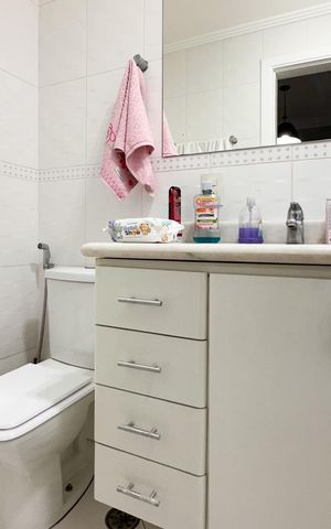 Apartamento à venda com 290m², 2 quartos e 3 vagas Apartamento à venda com 290m², 2 quartos e 3 vagasBanheiro da Suíte 1