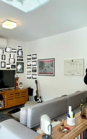 Studio à venda com 41m², 1 quarto e 1 vaga Studio à venda com 41m², 1 quarto e 1 vagaSala