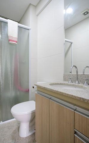 Apartamento à venda com 82m², 3 quartos e 2 vagasBanheiro da suíte