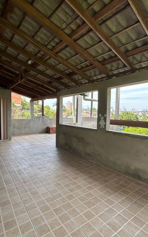 Casa à venda com 220m², 2 quartos e 1 vaga