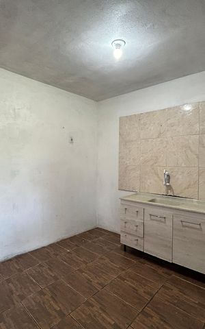 Casa à venda com 220m², 2 quartos e 1 vaga