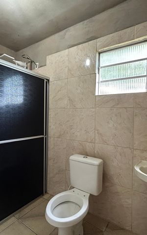 Casa à venda com 220m², 2 quartos e 1 vaga