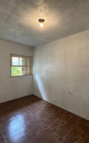 Casa à venda com 220m², 2 quartos e 1 vaga