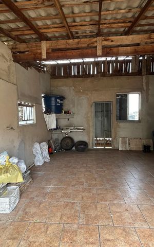 Casa à venda com 220m², 2 quartos e 1 vaga