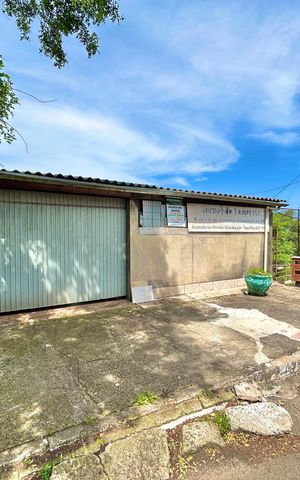 Casa à venda com 220m², 2 quartos e 1 vaga