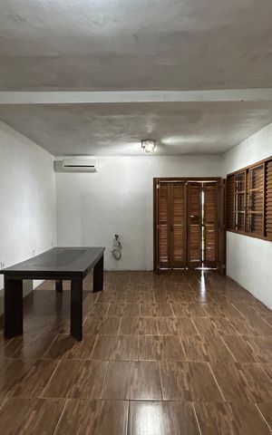 Casa à venda com 220m², 2 quartos e 1 vaga