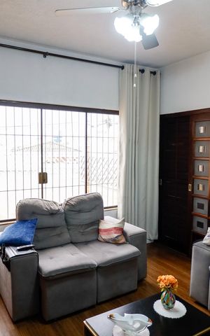 Casa à venda com 94m², 2 quartos e 2 vagas Casa à venda com 94m², 2 quartos e 2 vagassala