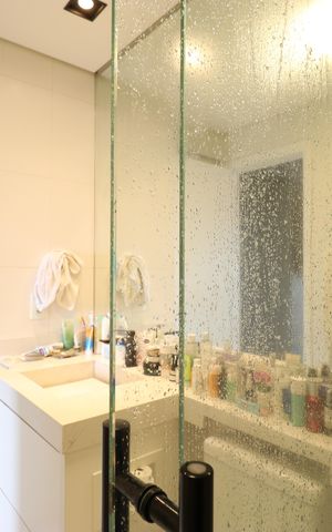 Apartamento à venda com 83m², 2 quartos e 2 vagasBanheiro da Suíte