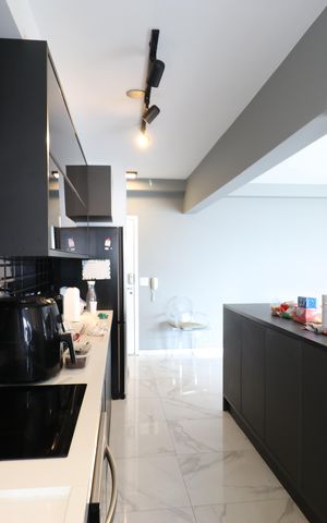 Apartamento à venda com 83m², 2 quartos e 2 vagasCozinha e Área de Serviço