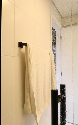 Apartamento à venda com 83m², 2 quartos e 2 vagasBanheiro da Suíte