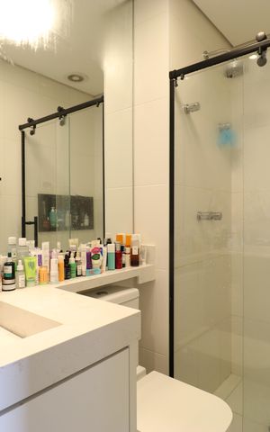 Apartamento à venda com 83m², 2 quartos e 2 vagasBanheiro da Suíte